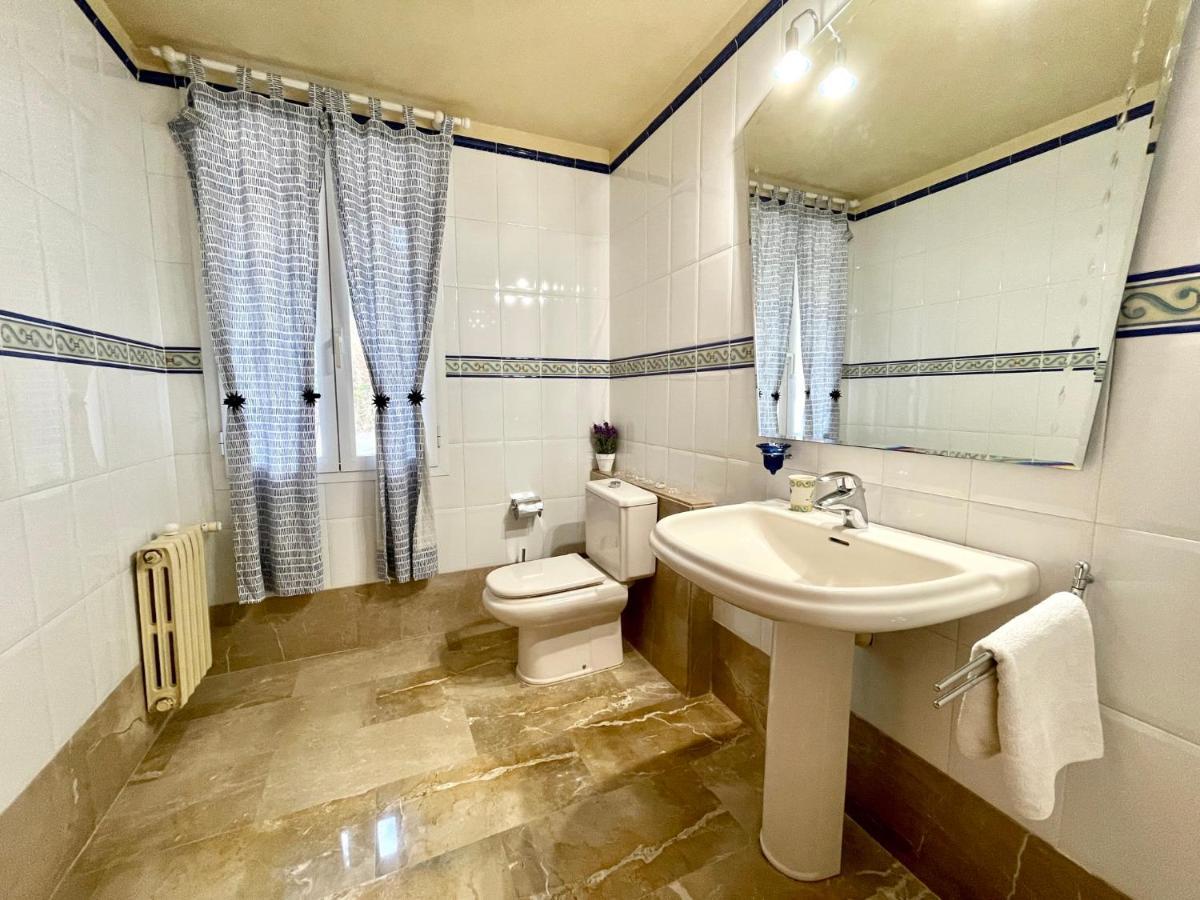 Confortable Chalet Con Piscina ブニョラ エクステリア 写真